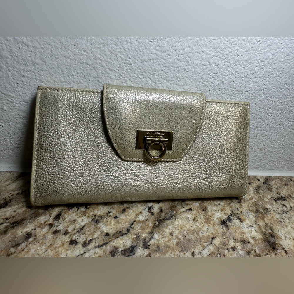 GUC Salvatore Ferragamo leather wallet